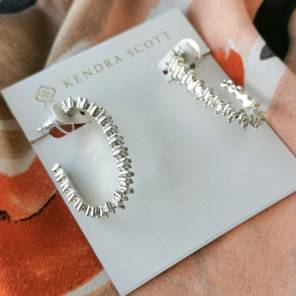 Kendra Scott Jewelry - Kendra Scott - Juliette - Silver White Crystal Oval Hoop Earrings